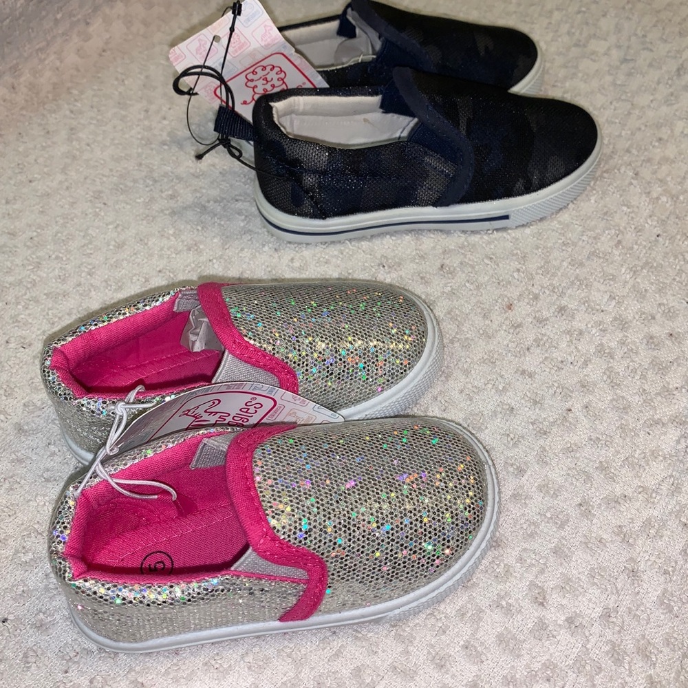 ❌SOLD❌ Boys shoes size 6.  Girls shoes size 5.